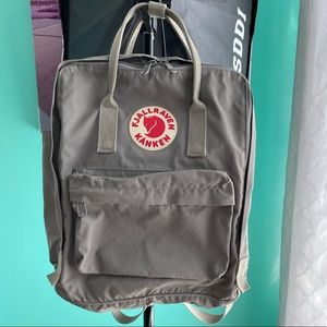 Fjallraven medium sized kanken!